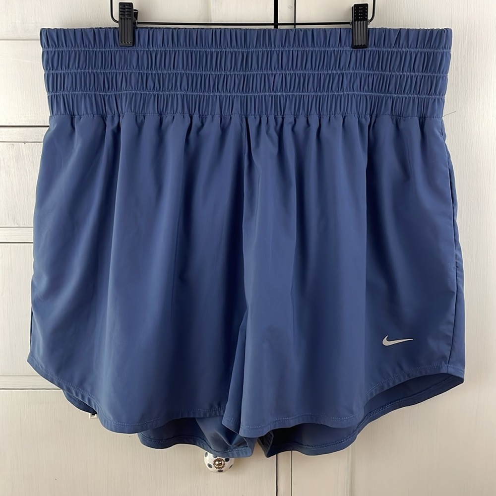 NIKE Shorts Dri fit high rise 2X